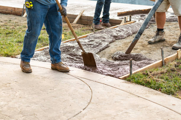 Best Concrete Walkway Installation  in Vcennes, IN